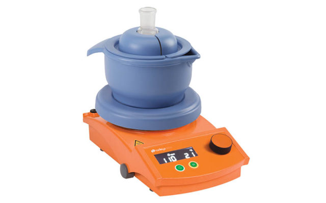 Protects your stirrer and minimises spills Cool-it bowl on hotplate