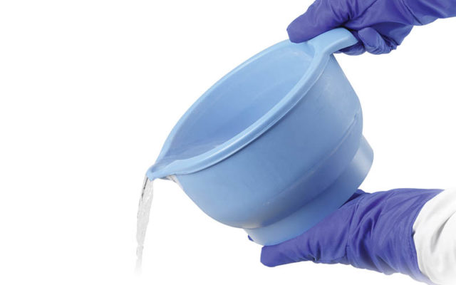 Easy pour spout and handle Cool-it easy pour spout